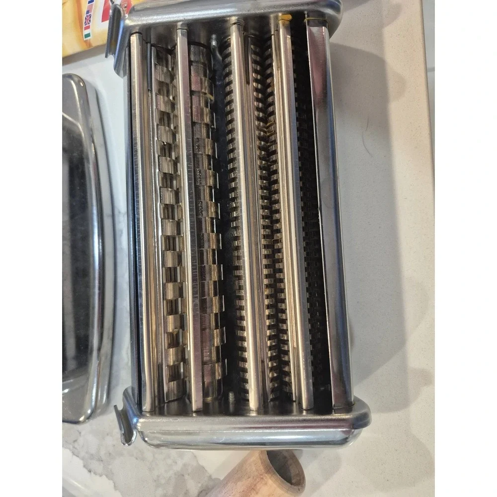 Imperia Pasta‎ Maker Machine Made in Italy Chrome Steel Manual Roller and Cutter